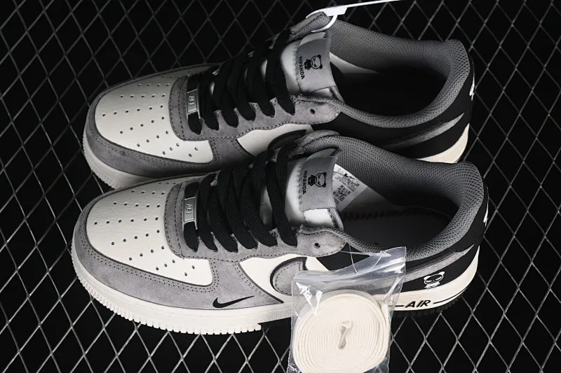 All categories Nk Air Force 1 Air Force series Nk Air Force 1 Low Air Force low-top Nike Air Force 1'07 Low Violent Bear joint black and gray stitching Air Force 1 low-top casual sneakers XD9314-611